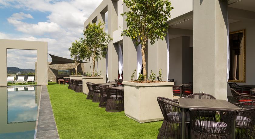 Protea Hotel Fire & Ice! By Marriott Pretoria Menlyn Extérieur photo