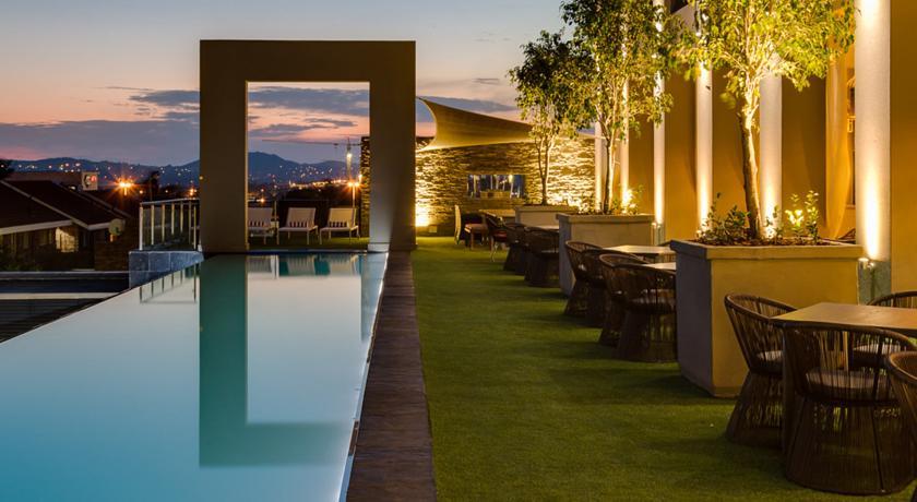 Protea Hotel Fire & Ice! By Marriott Pretoria Menlyn Extérieur photo