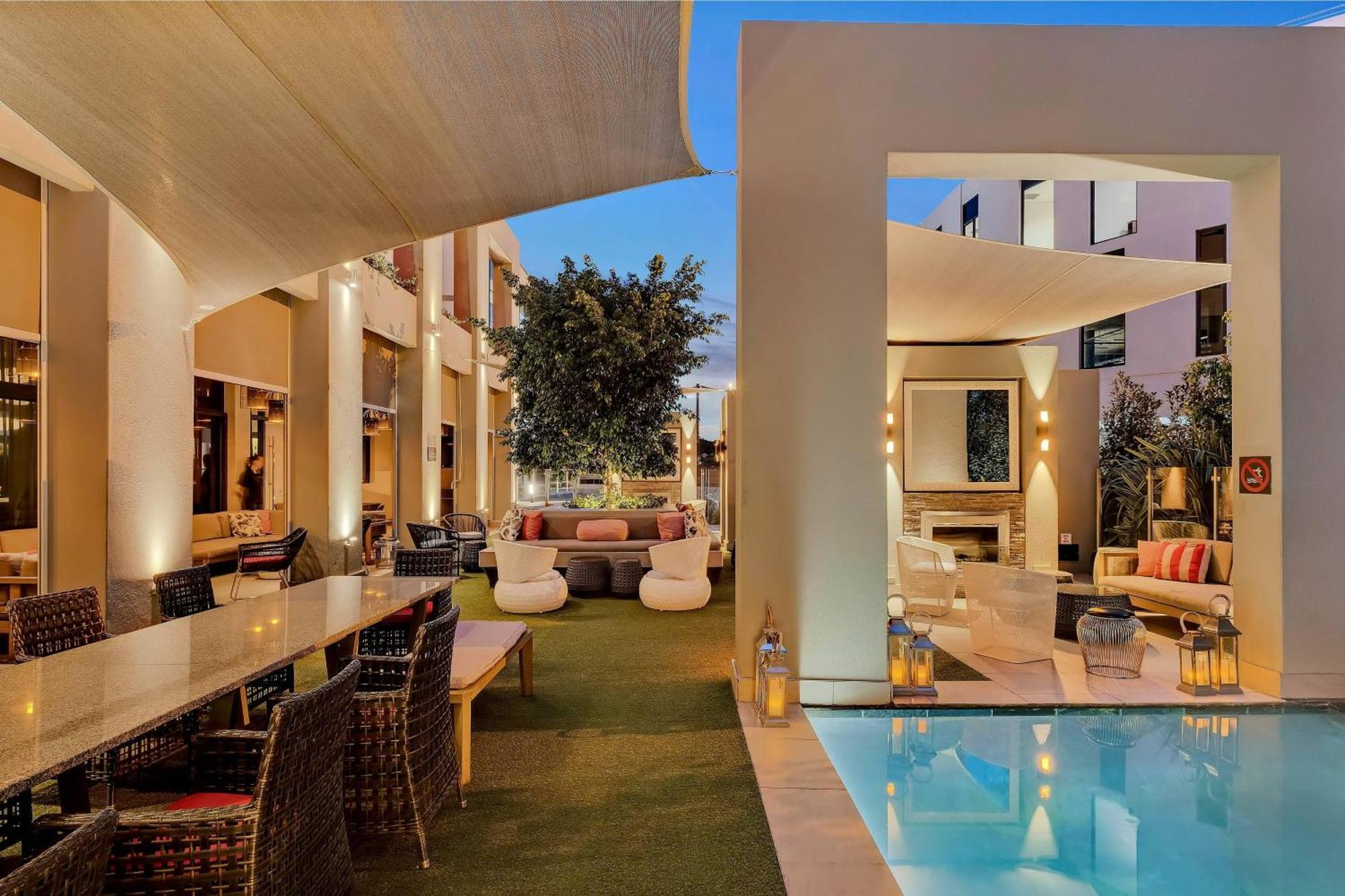 Protea Hotel Fire & Ice! By Marriott Pretoria Menlyn Extérieur photo