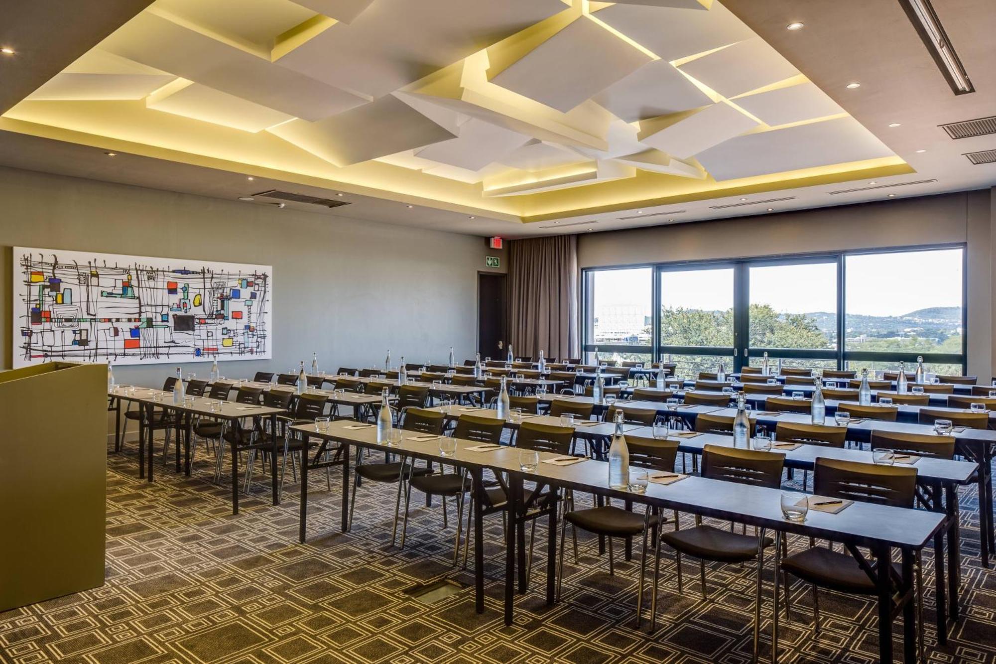 Protea Hotel Fire & Ice! By Marriott Pretoria Menlyn Extérieur photo