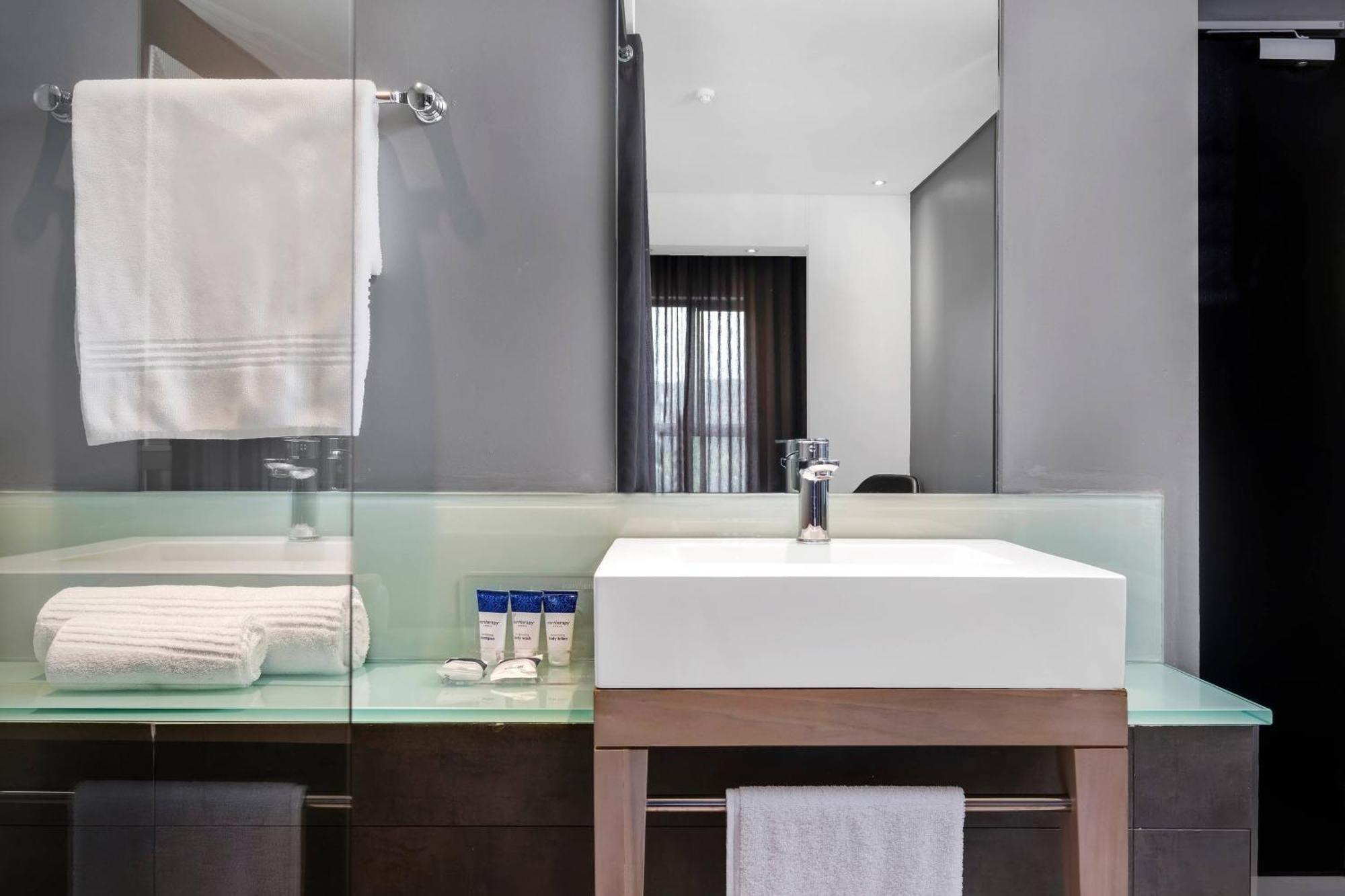 Protea Hotel Fire & Ice! By Marriott Pretoria Menlyn Extérieur photo