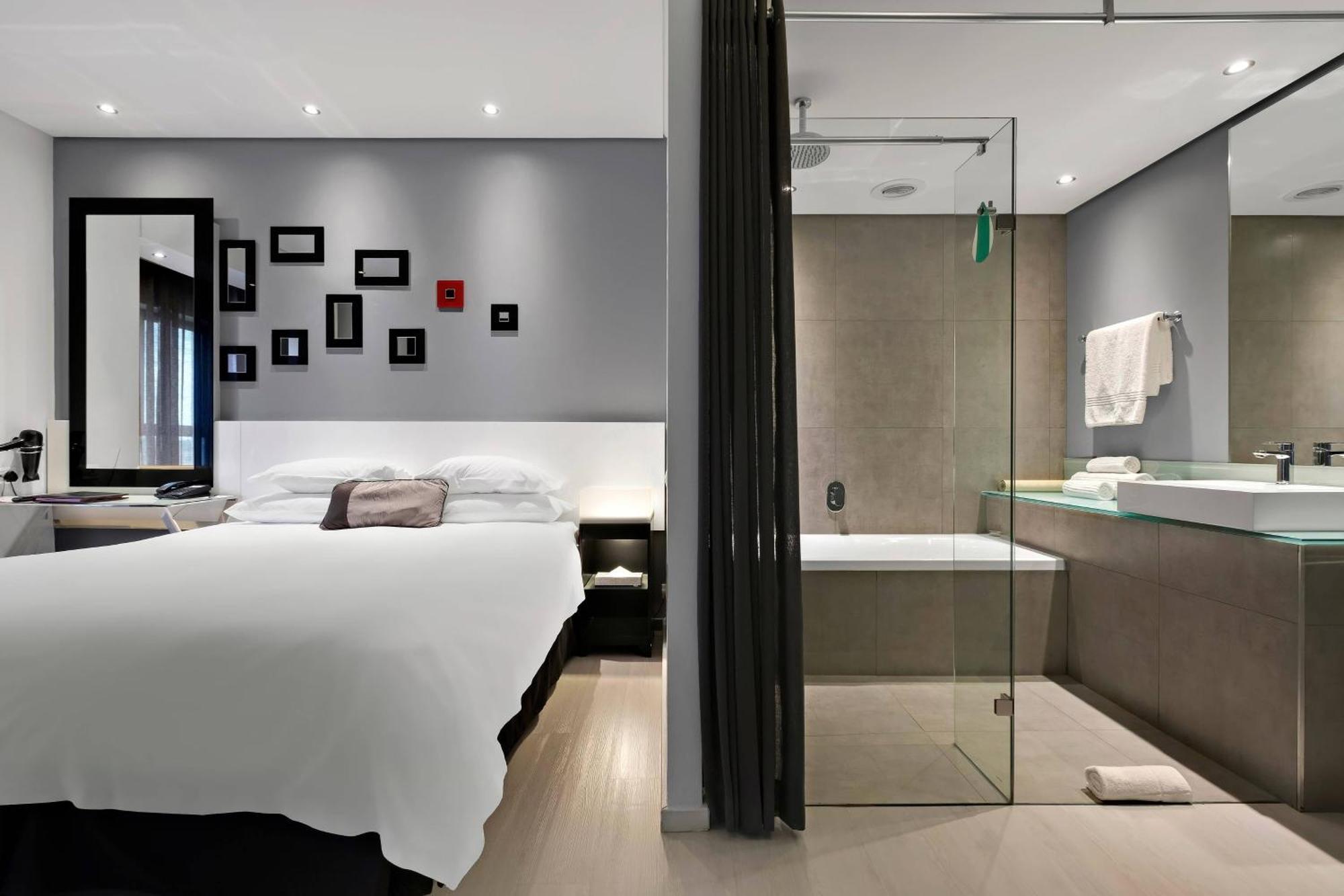 Protea Hotel Fire & Ice! By Marriott Pretoria Menlyn Extérieur photo