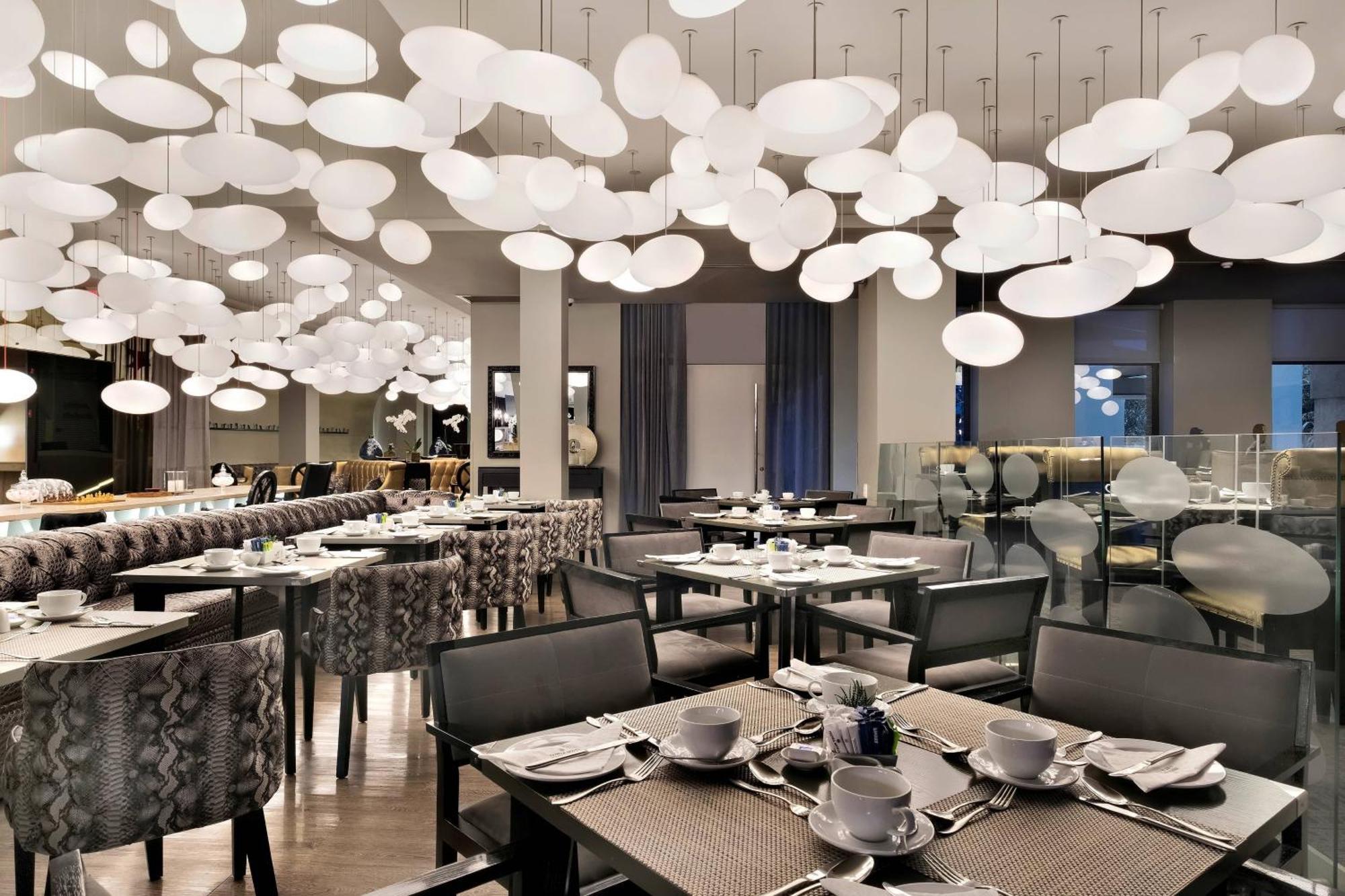 Protea Hotel Fire & Ice! By Marriott Pretoria Menlyn Extérieur photo
