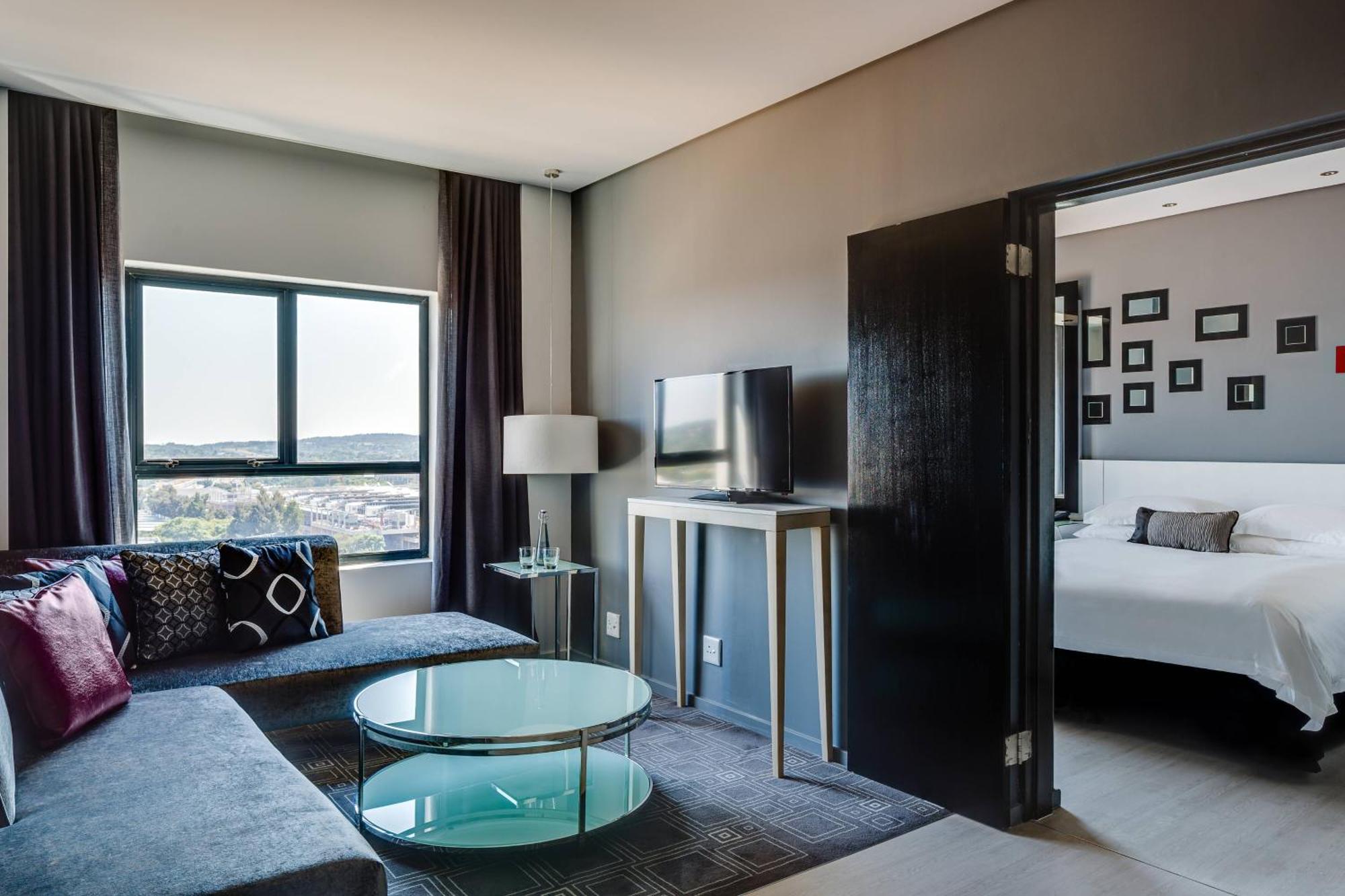 Protea Hotel Fire & Ice! By Marriott Pretoria Menlyn Extérieur photo